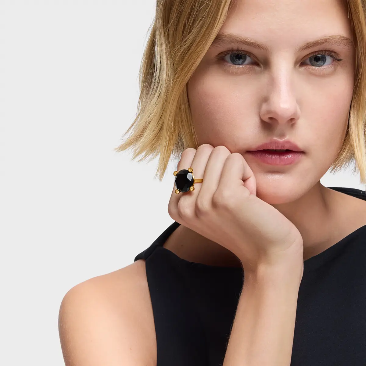 Portrait with a black stone cocktail ring · Fashion retouching, TimeLäB Studio Barcelona
