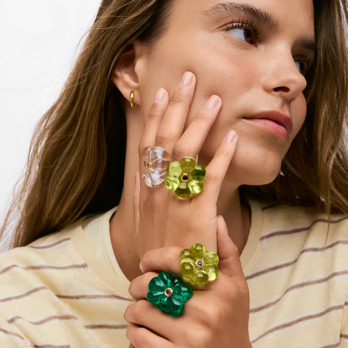 A model wearing chunky resin flower rings · Fashion retouching, TimeLäB Studio Barcelona