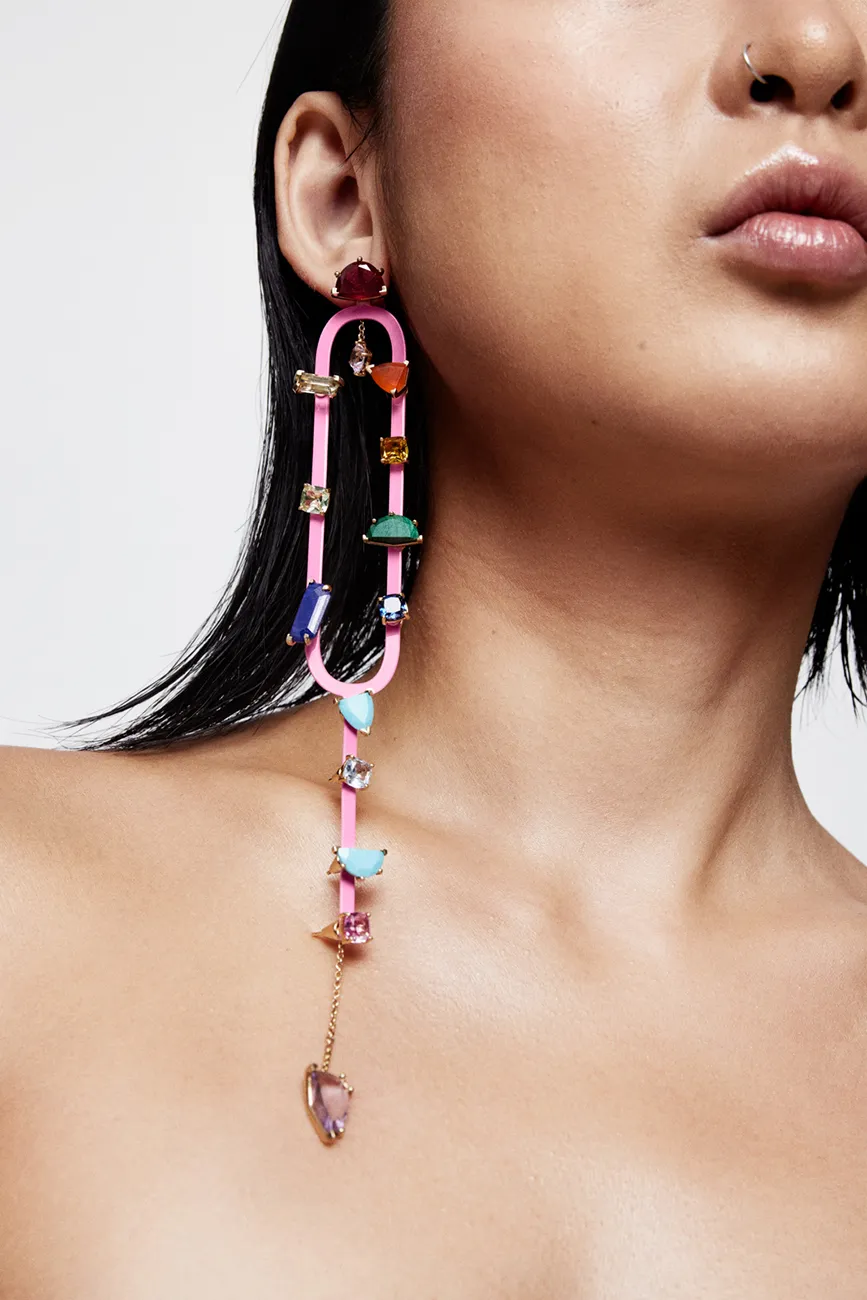 A model with a colourful beaded bag charm at the neck · Fashion retouching, TimeLäB Studio Barcelona