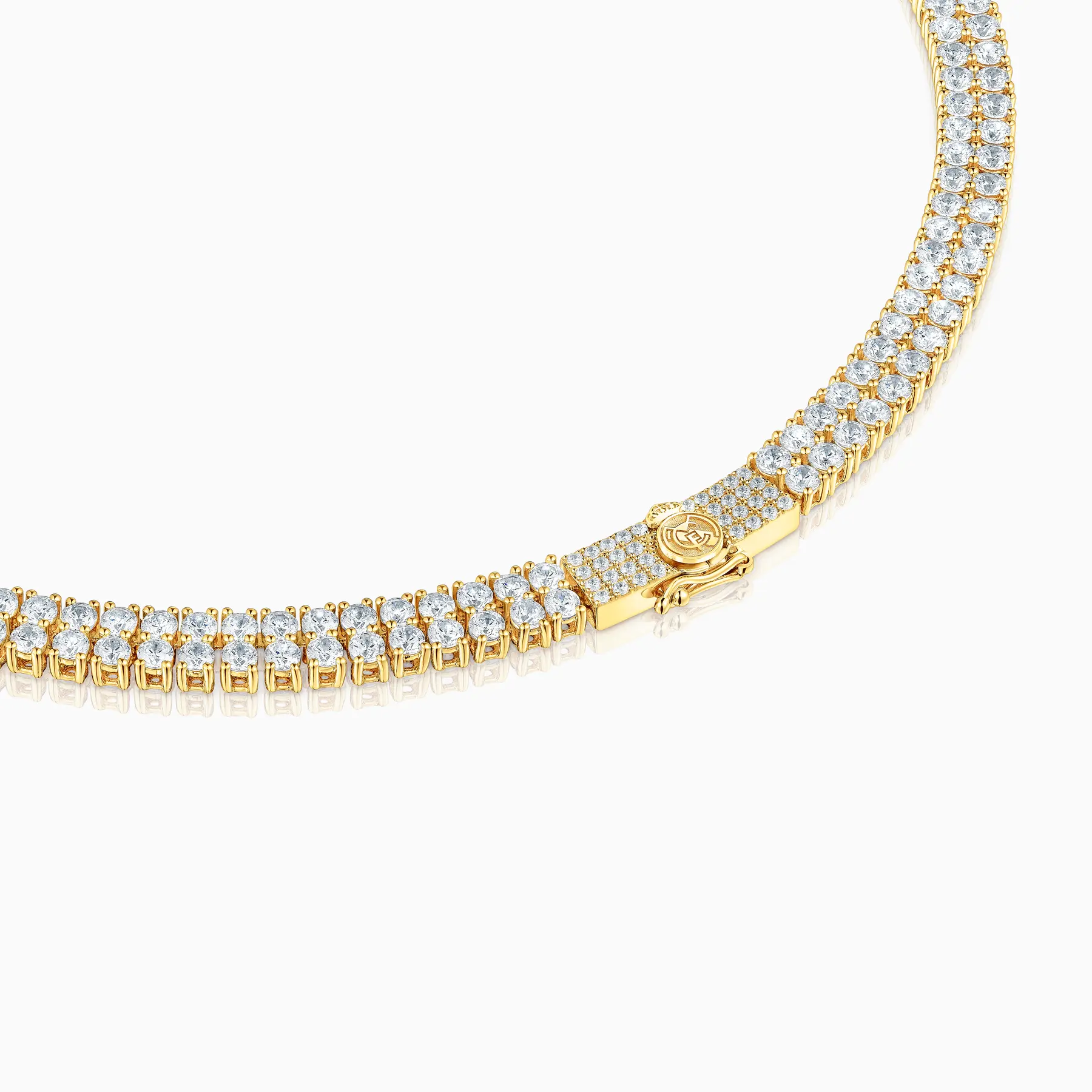 A gold rivière necklace set with pavé diamonds · Jewellery photography, TimeLäB Studio Barcelona