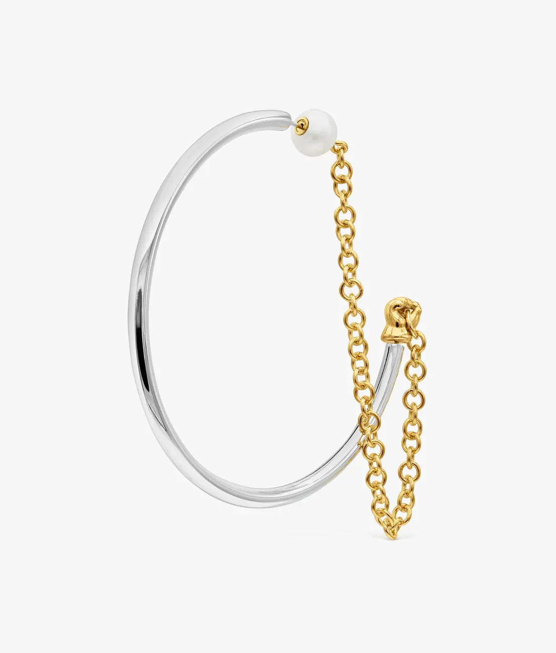 A silver hoop earring trailing a fine chain · Jewellery photography, TimeLäB Studio Barcelona