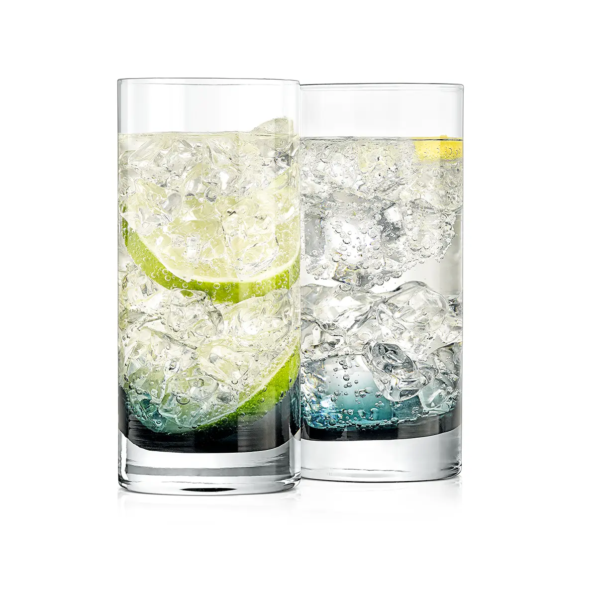 Two tall glasses with ice, lime and sparkling water · Product photography, TimeLäB Studio Barcelona