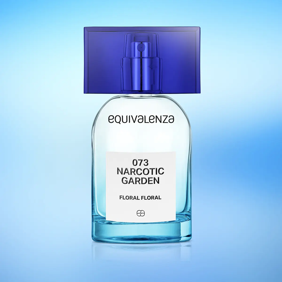 Equivalenza 073 Narcotic Garden perfume bottle on a blue gradient · Product photography, TimeLäB Studio Barcelona