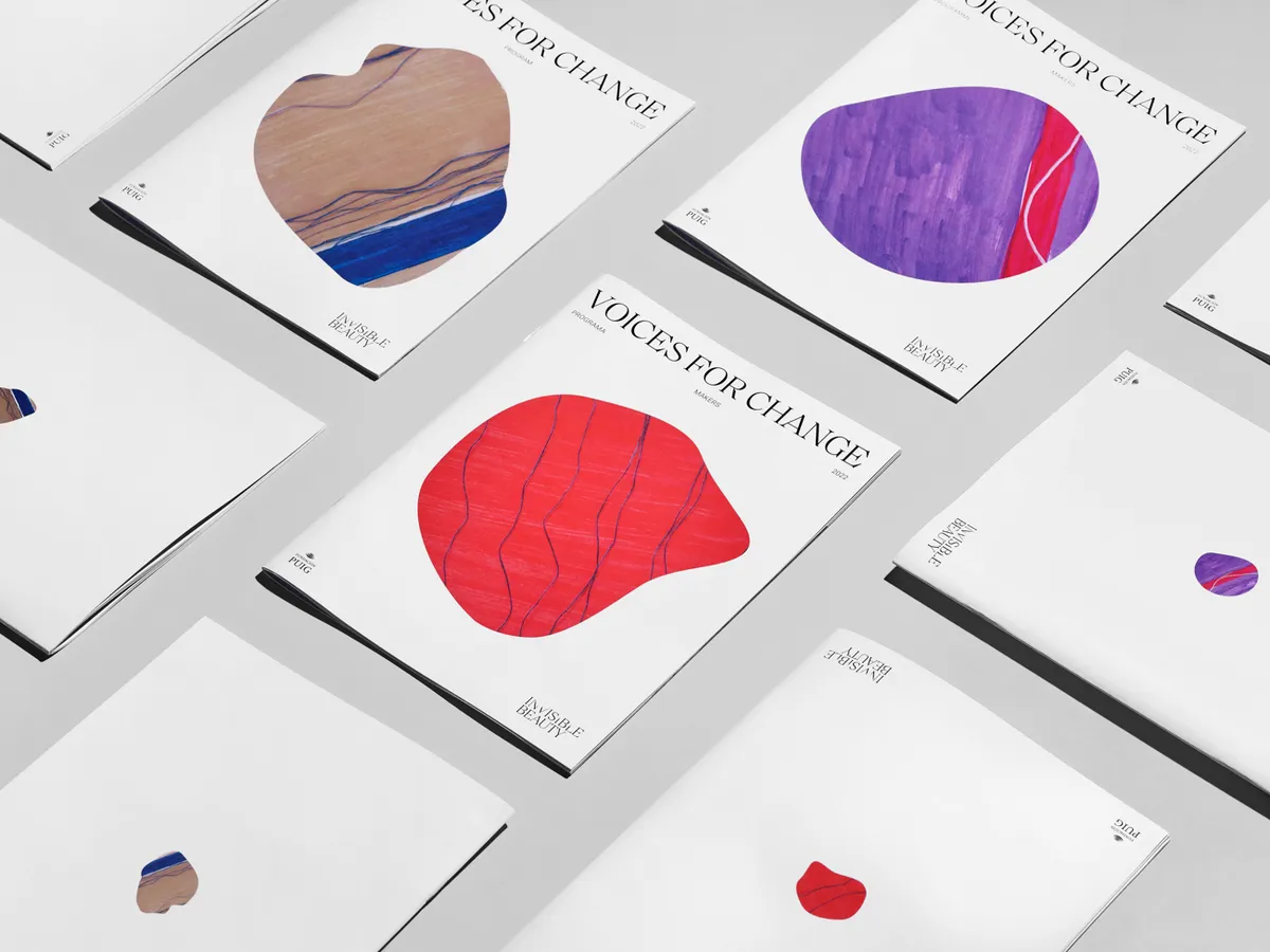 Printed cards with abstract colour shapes · Product photography, TimeLäB Studio Barcelona