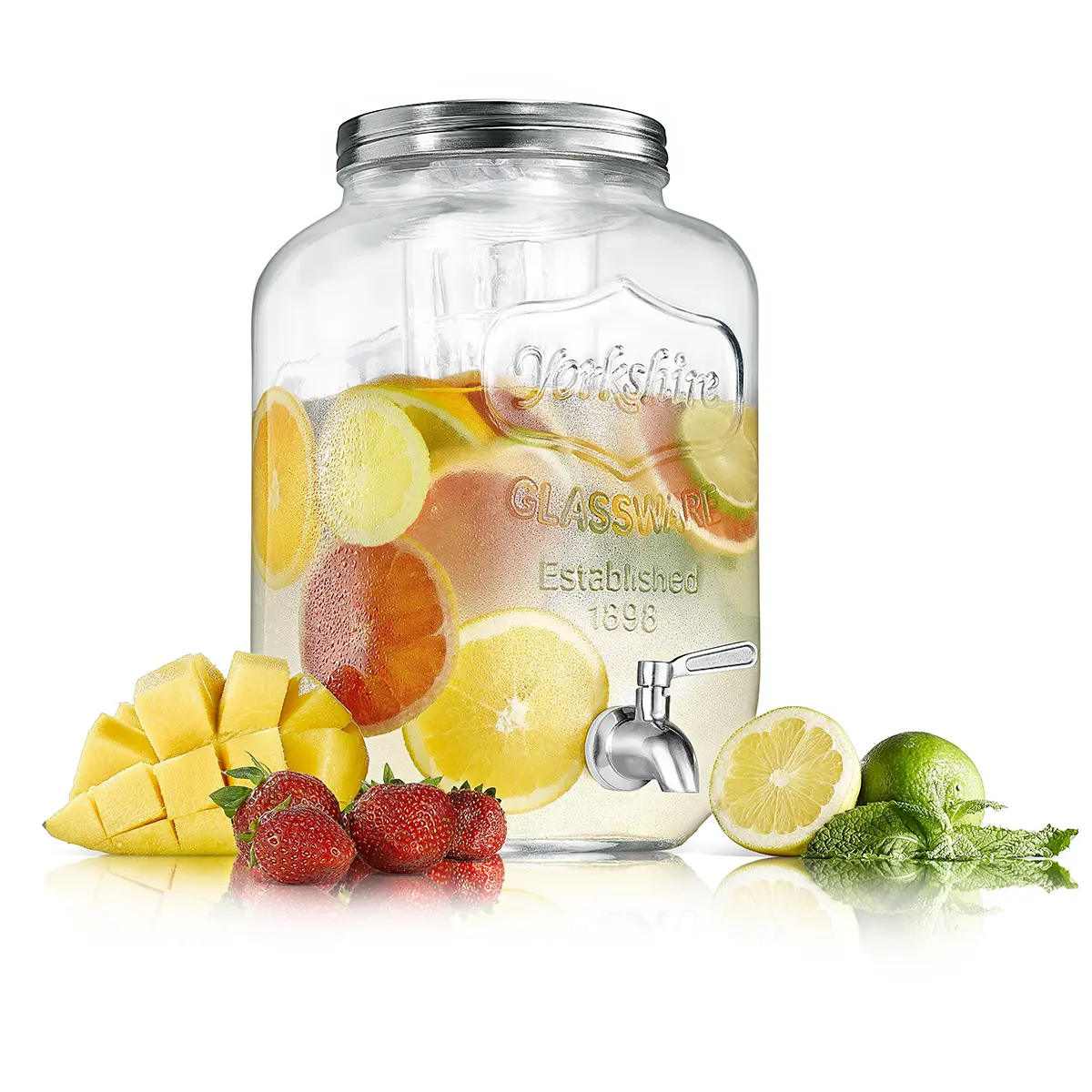Glass drinks dispenser with fruit, cleaned and colour-matched · Photo retouching, TimeLäB Studio Barcelona